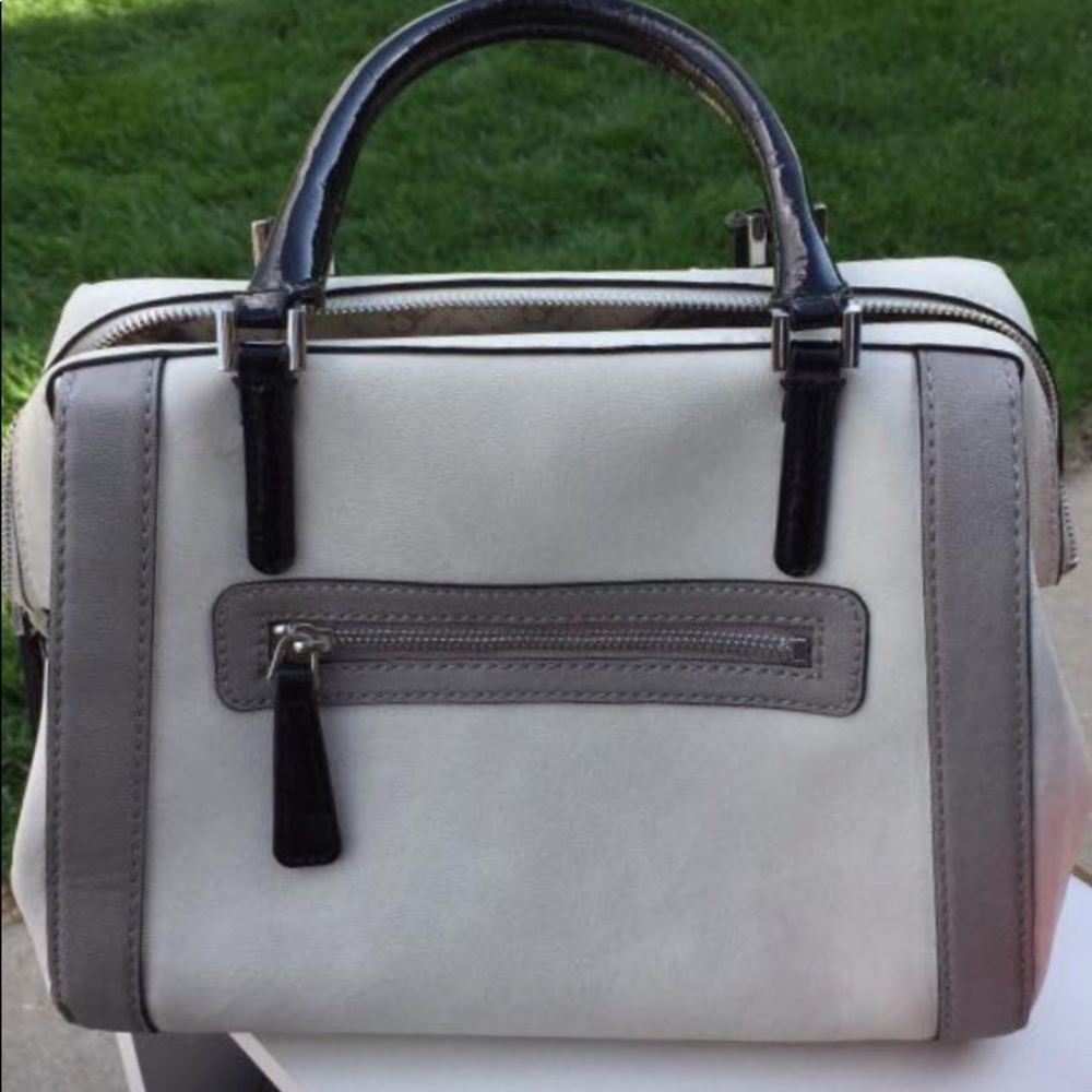 Guess Purse - Picture 2 of 3